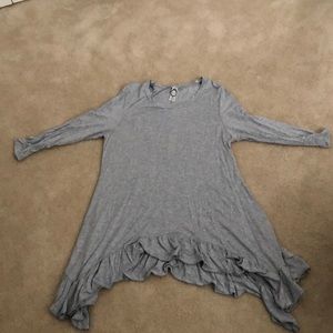 NWOT Ruffle bottom top